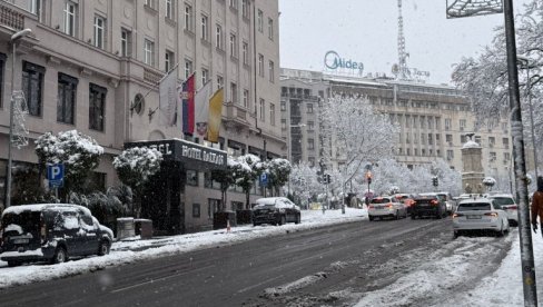 POJAČAN STEPEN ANGAŽOVANJA EKIPA ZIMSKE SLUŽBE: Oglasio se JKP Beograd put