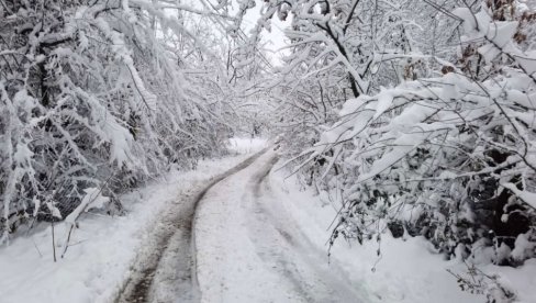 SNEG I LED OKOVALI REGION: Temperatura pada na minus 15 stepeni - grad na Jadranu zabeleo se nakon 17 godina