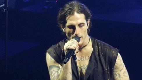 ZGODNI ITALIJAN ZA KOJIM LUDUJE POLA PLANETE SE VERIO: Upoznao je pre tri godine, osvanuo verenički prsten! (FOTO)