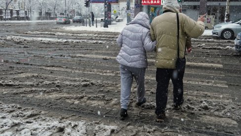 ЕВО КАКО НАПЛАТИТИ ОДШТЕТУ ОД 600.000 ДИНАРА УСЛЕД ПАДА НА ЛЕДУ! Ово је детаљна процедура коју морате испоштовати да би добили новац