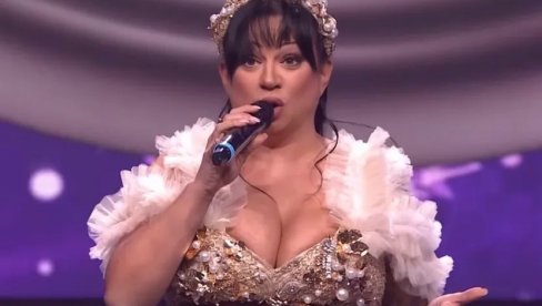 SVE JE PRIZNALA PRED KAMERAMA U GRANDU: Otkriveno pravo zanimanje pevačice koja godinama živi u Americi (FOTO)