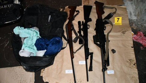 OGROMNA ZAPLENA ORUŽJA, UHAPŠEN MUŠKARAC! Hitno se oglasio MUP, pogledajte šta je sve pronađeno (FOTO)