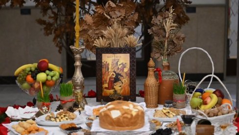 VUČIĆ ČESTITAO BADNJI DAN: Neka nam ovaj praznik donese mir u srcima, slogu u zajednici i više odgovornosti u rečima i delima