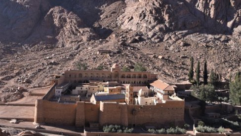 SVETLOST ZVEZDE VITLEJEMSKE SAVA UPLEO U OTAČASTVO: Naš prvi arhiepiskop, nit je između Srba i istinskog istoka (FOTO)