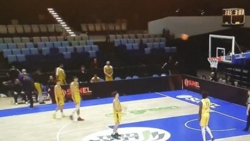 LIGA ŠAMPIONA OVO NE PAMTI: Ekipa ostala sa jednim igračem na terenu - meč prekinut! (VIDEO)