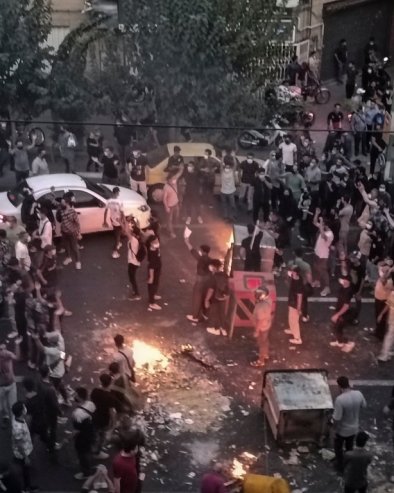 ПОТПУНИ ХАОС: Интернет угашен, банкарски систем у Ирану престао да функционише