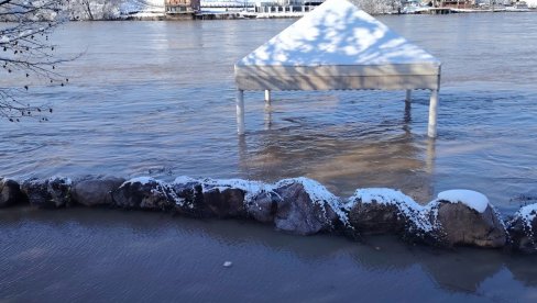 ДРИНИ ТЕСНО КОРИТО: Изливање под контролом