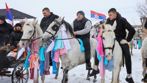 DAN KADA SE RODIO SPAS: Najradosniji hrišćanski praznik Božić i prethodno Banji dan obeleženi svečano