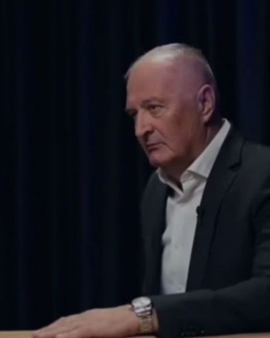 ХЕЛЕЗ УДАРИО НА ВУЧИЋА: Мисли да је битан, па му поставио услов: Биће мира када признате да сте геноцидни (ВИДЕО)