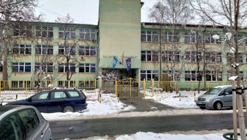 ЗИМСКА СЛУЖБА У ПУНОМ КАПАЦИТЕТУ РАДИ И ТОКОМ ВИКЕНДА: У Новом Саду снег очишћен код већине школа