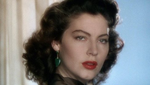 БЕЖАЛА ЈЕ ОД СЛАВЕ, АЛИ ЈОЈ НИКАД НИЈЕ УМАКЛА: Ево зашто је жена коју су називали најлепшом у Холивуду била несрећна