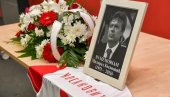 ОСТАЋЕ ВЕЧНО У ПАМЋЕЊУ ВОЈВОДИНЕ И СЕЋАЊУ ГРАДА : У Новом Саду данас сахрањен Милорад Косановић, човек фудбала