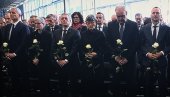 ODATA POČAST STRADALIMA U SAZVEŽĐU: Održana ceremonija poginulima u nesreći u švajcarskom baru u Kran-Montani