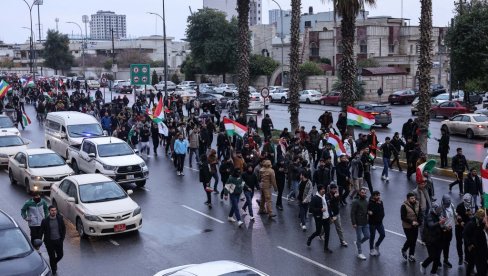 JEZIVE SCENE U IRAN: Dva pripadnika snaga bezbednosti i 3-godišnja devojčica poginuli tokom protesta
