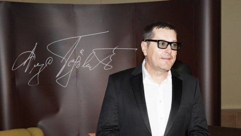 ACO PEJOVIĆ IZGUBIO BRATA RADOJICU: Sve se desilo zbog greške lekara! - uvek mu zapali sveću