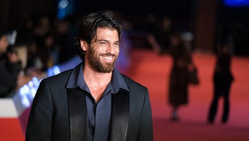 УХАПШЕН ПОЗНАТИ ТУРСКИ ГЛУМАЦ: Џан Јаман је звезда серија, а сада је приведен у рацији полиције у Истанбулу