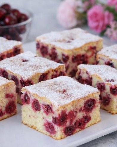 POSNI KOLAČ SA VIŠNJAMA: Jednostavan, sočan i uvek uspeva