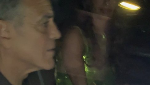 ZELENO, SVETLUCAVO, SAVRŠENO: Amal Kluni se pojavila u haljini koja preti da skide s trona kreaciju koja se proslavila Đanija Versaćea