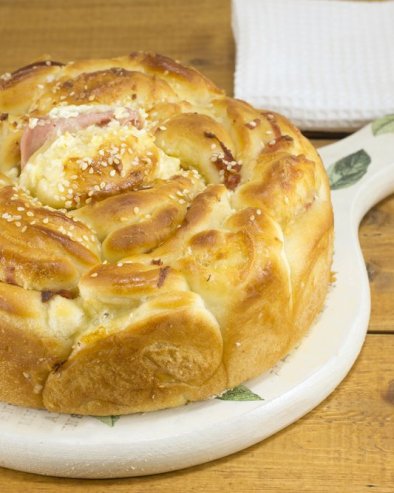 SUTRA SE MESE VASILICE: Recept za pogaču sa medom koja se prvi na Svetog Vasilija