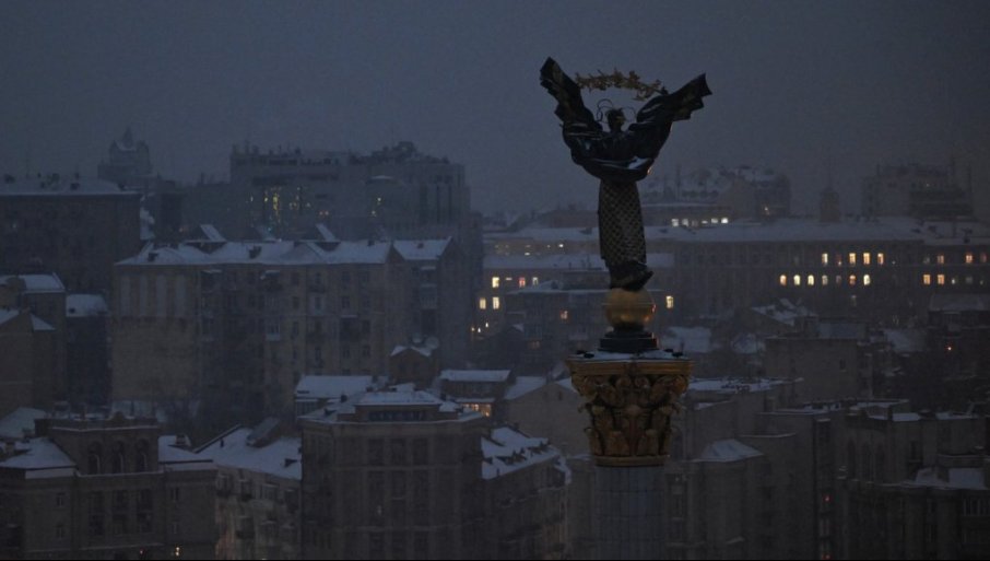 ГЛАВНИ ГРАД УКРАЈИНЕ У МРАКУ: У Кијеву дошло до готово потпуног нестанка струје!