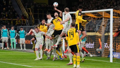 JOVAN MILOŠEVIĆ DEBITOVAO PROTIV BORUSIJE DORTMUND: Do sad su ga slavili grobari, a sada...