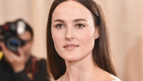 PROGLAŠENA NAJLEPŠA HALJINA SA ZLATNIH GLOBUSA: Magija satkana od 800.000 perli i 2.900 resica! (FOTO)