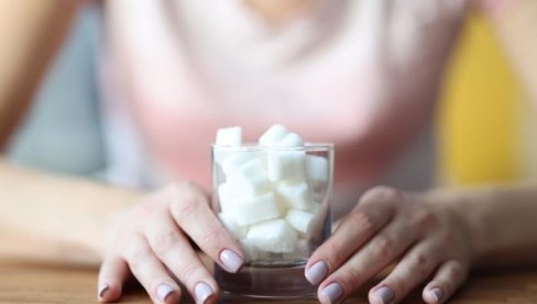 ЈЕДНО ПИТАЊЕ ОТКРИВА ДА ЛИ СТЕ ЗАВИСНИК ОД ШЕЋЕРА: Ево због чега се јавља