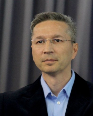 NISTE ZNALI: Deki je stric atraktivne pevačice