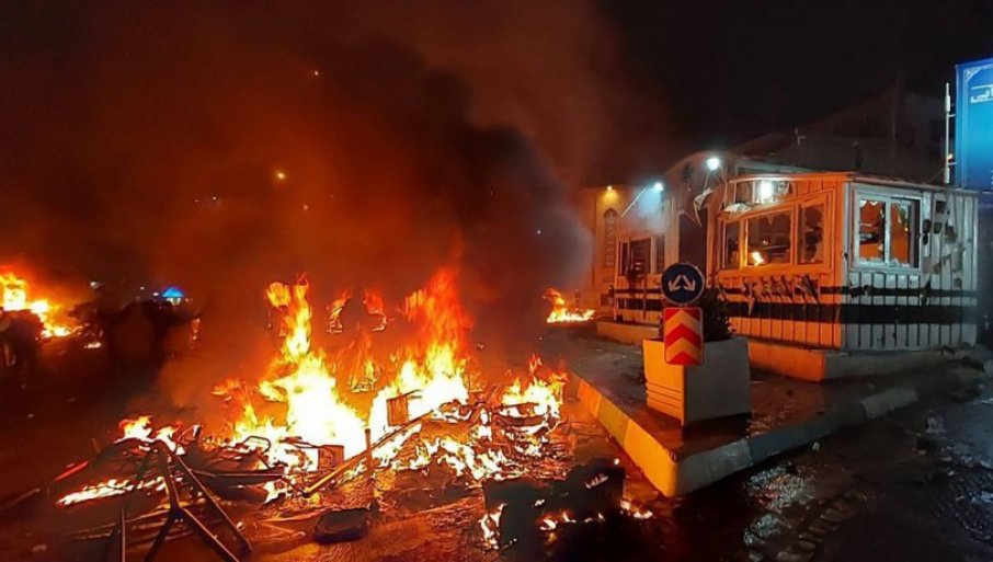 NEMIRI koji su izbili u Iranu poslednjih nekoliko dana su pažljivo planirana operacija stranih obaveštajnih agencija, a zvanični Teheran ima i dokaze za to, izjavio je danas neimenovani, dobro upućeni izvor iz iranske vlade za rusku novinsku agenciju TASS.