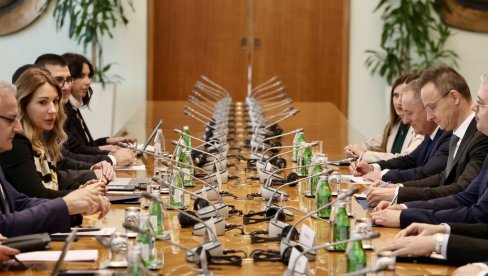 ЦИЉ ДА СЕ ПРЕГОВОРИ О НИС-У ЗАВРШЕ ДО КРАЈА НЕДЕЉЕ: Ђедовић Хандановић након састанка са Сијартом (ВИДЕО)