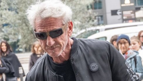 ŠON PEN UŽIVA U LJUBAVI SA OSOBOM ZA KOJU SVI MISLE DA JE - MUŠKO! Da li OVE fotografije upućuju da je transrodna osoba?