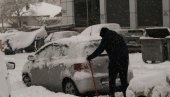 (РАДАРСКЕ МАПЕ) ЛЕДЕНИ ОБРУЧ СТЕЖЕ СРБИЈУ Снег почиње да веје и у Београду: Али то није крај, удар тек следи