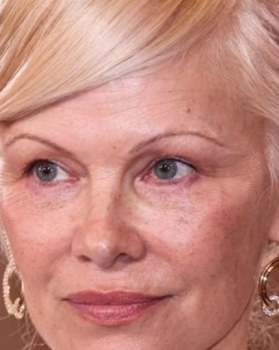 ПАМЕЛА АНДЕРСОН ЈЕ ЗБОГ ОВОГ ГЛУМЦА ПОБЕГЛА СА ДОДЕЛЕ НАГРАДА: Када је видела, желудац јој се преврнуо! Како је то могао да уради? Одмах са