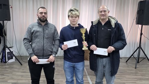 RUS POBEDNIK ŠAHOVSKOG MEMORIJALA U PARAĆINU: Ravnopravnu bitku vodili  Branković i Cvetanović