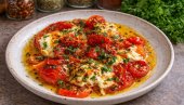 PARADAJZ SA SVEŽIM SIROM, SPANAĆEM I FETOM: Mediteransko lagano jelo