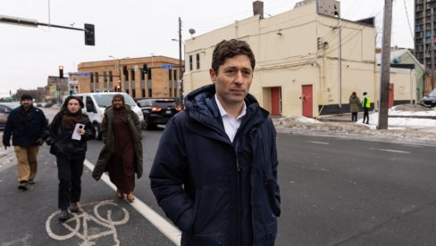 GRADONAČELNIK MINEAPOLISA IGRA SE SA VATROM Tramp: Može li neko iz njegovog najbližeg okruženja da mu objasni?