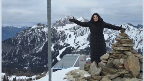 ČESTITKE PRISTIŽU SA SVIH STRANA: Dragana Mirković proslavlja rođendan na zimovanju (FOTO)