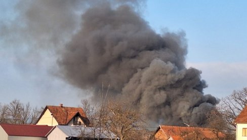 VELIKI POŽAR KOD ČAČKA: Vatra se munjevito širi, više vatrogasnih vozila na terenu (FOTO)