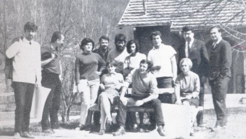 КРИЛА МЛАДИМ СЛИКАРИМА: Ивањичани не заборављају Милутина Кривокућу, неуморног прегаоца и културног ствараоца