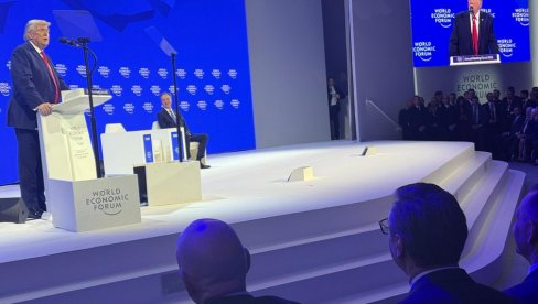 VUČIĆ U PRVOM REDU U DAVOSU: Predsednik sluša Trampov govori (FOTO/VIDEO)