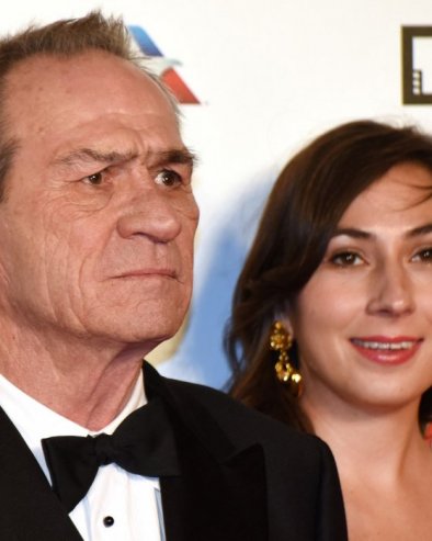 ЋЕРКА СЛАВНОГ ГЛУМЦА БИЛА ТРУДНА КАДА ЈЕ ПРЕМИНУЛА? Пронађена мртва за Нову годину у хотелској соби