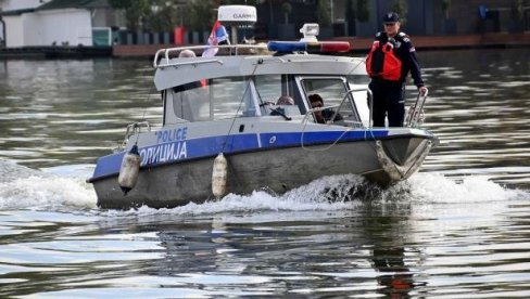ИЗВУЧЕНО ТЕЛО МУШКАРЦА ИЗ ДУНАВА: Пролазници пријавили језив призор у близини сплава - ужас у Земуну