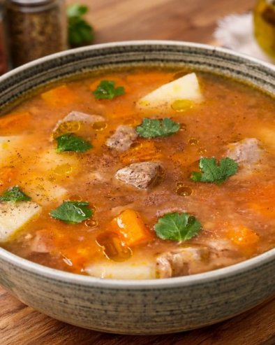 ГРЧКА ГОВЕЂА ЧОРБА:Топлина и снага у свакој кашичици