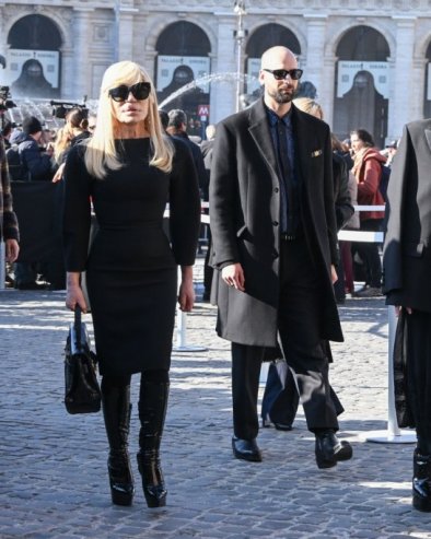 МОДНИ СВЕТ И ХОЛИВУД ДАНАС У РИМУ: Последњи поздрав чувеном Валентину (ФОТО)