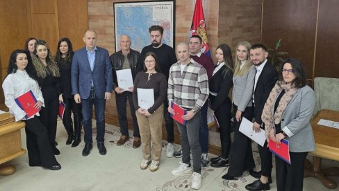 JOŠ 14 ZDRAVSTVENIH RADNIKA VRATILO SE U SRBIJU: Nigde nije kao kod svoje kuće