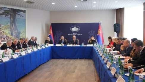ПОЧЕЛА СЕДНИЦА ВЛАДЕ СРБИЈЕ НА ТАРИ: Следи састанак Мацута са председником Владе Републике Српске