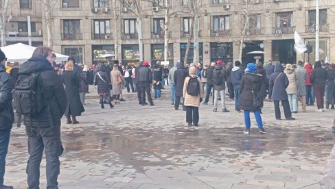 ШЕШЕЉ О БЛОКАДЕРИМА: Шта кријете ако сте та беспрекорна, непогрешива политичка алтернатива?