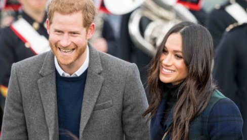 ПРИНЦ ХАРИ И МЕГАН МАРКЛ ЗАЈЕДНО У ЈАВНОСТИ: Дошли на премијеру филма, а сву пажњу је привукао њен изглед (ФОТО)