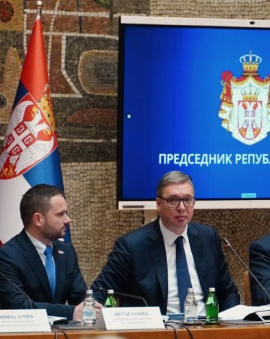 ПРОМЕНИТЕ ЗАКОН, ПОГЛЕДАЈТЕ КАКВА ЈЕ ГЛАД ЉУДИ Вучић: Пожурите мало