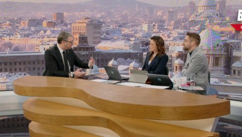 ВУЧИЋ О ОПОЗИЦИЈИ: Они немају своју политику, већ само слушају тајкуна Драгана Шолака